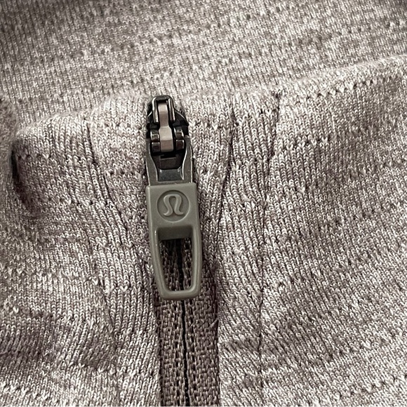 Lululemon Men's License to Train Jersey Half Zip Long Sleeve Training Top Size L - Picture 6 of 6